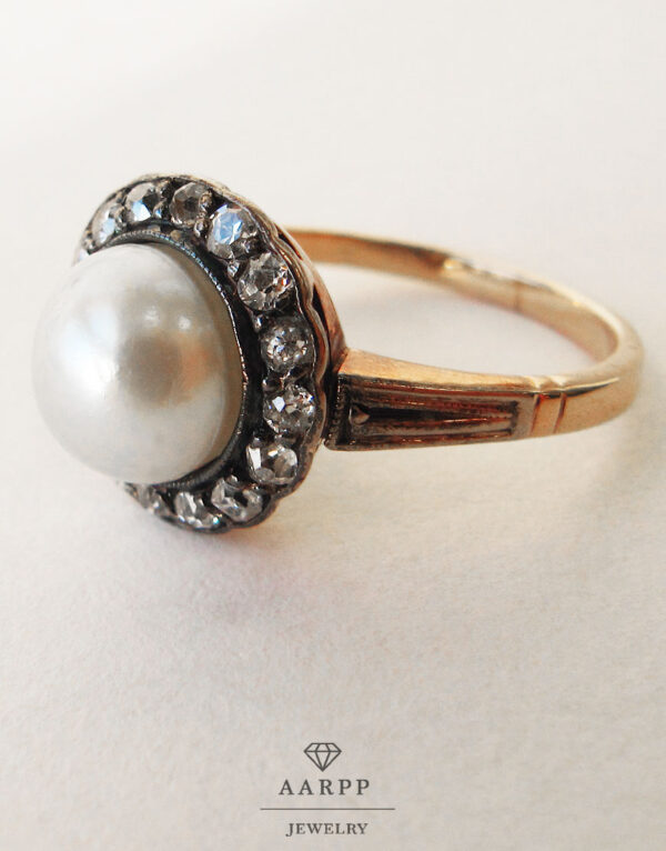 Rotgoldring 585 mit Perle und Diamantenbesatz Art Deco