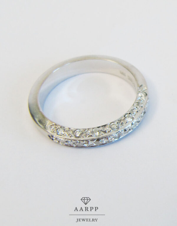 Weißgold Ring mit Brillanten an drei Seiten-Three Sided Diamond
