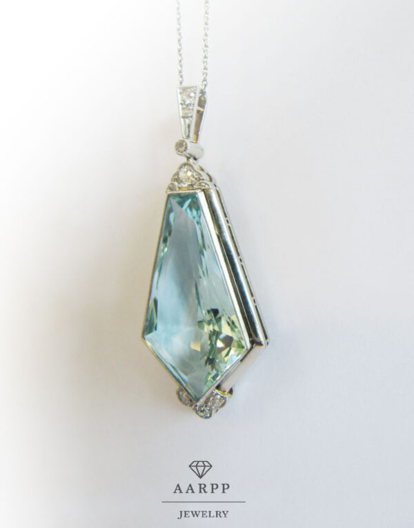 Art Deco Aquamarin Diamant Anhänger Weissgold mit Platin Kette