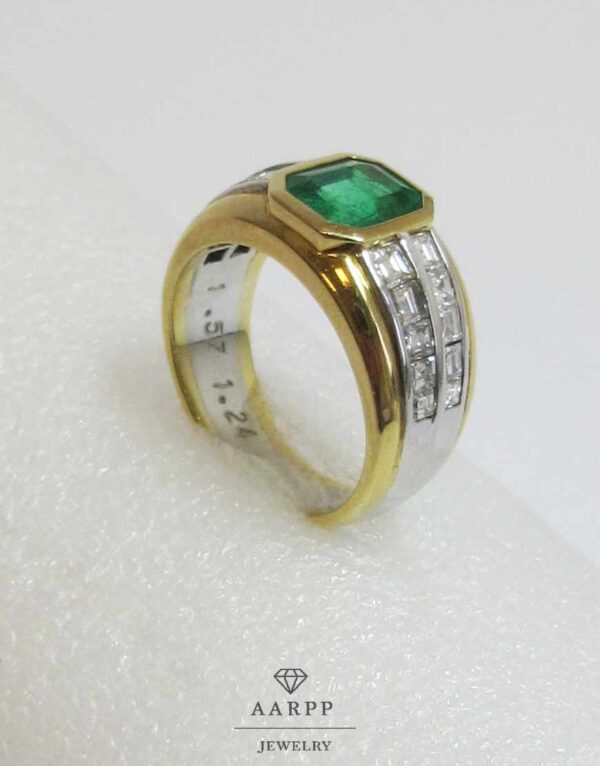 Breiter Ring Bicolor Weißgold-Gelbgold Diamanten-Smaragd Vorsteckring