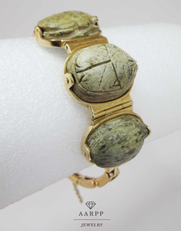 Ägyptisches Skarabäus Armband 585 Gold mit Hieroglyphen auf Stempelseite