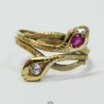 Vintage Ring mit Schlangenköpfen 585 Gelbgold 14 K Schlangenring mit Edelsteinen