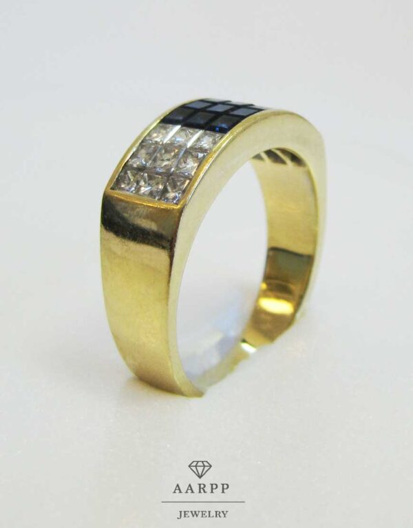 WEMPE breiter 18Kt Gold Bandring mit Diamanten und Saphiren im Princess-Schliff