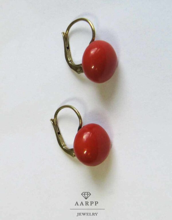 Ohrhänger Ohrringe Ohrhaken 14K Gelbgold mit roter Koralle Durchmesser 9 mm Vintage