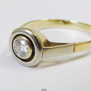 Klassischer Solitaire Ring aus 14kt Gelbgold und Weißgold 0.xxct Diamant Solitärring