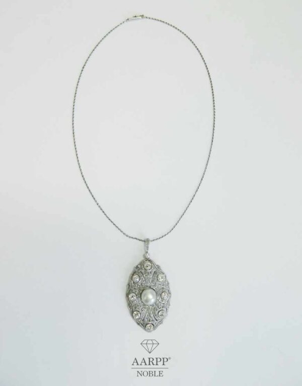 Art Deco Platinanhänger mit Orientperle und Diamanten ca 2.71ct an Platinkette - 39cm