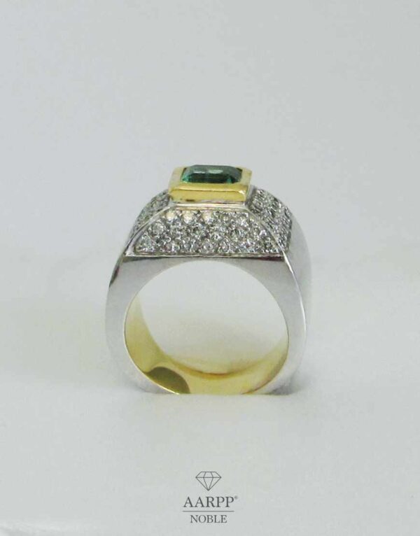 Breiter Diamantring mit Smaragd aus 18K Weissgold Gelbgold