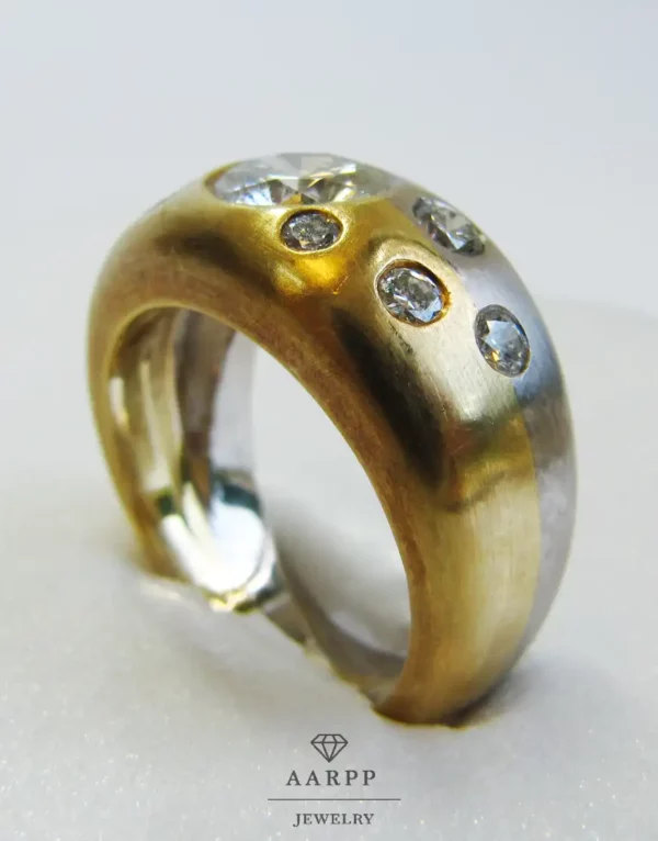 Solitair Ring Bicolor Weiß-Gelbgold mattiert mit Brillant ca. 1ct und Diamanten