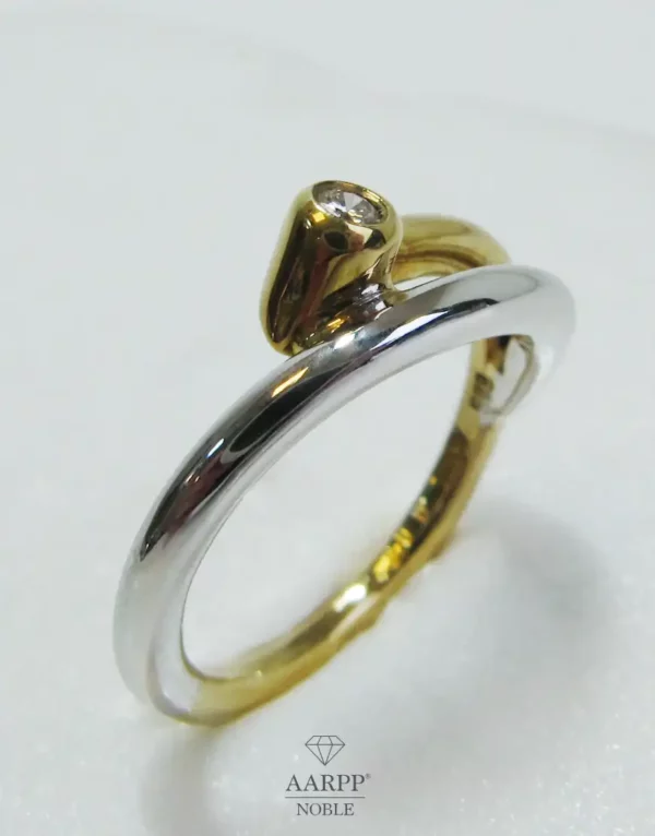 Zweifarbiger Twist Ring 585 Gelbgold Weißgold Brillant 0.06ct Gr. 54