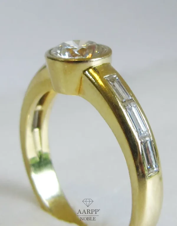 WEMPE Solitärring 18K Gelbold Brillant Solitär Ring mit Diamantbaguettes -  Wempe-Zertifikat, Gr. 54